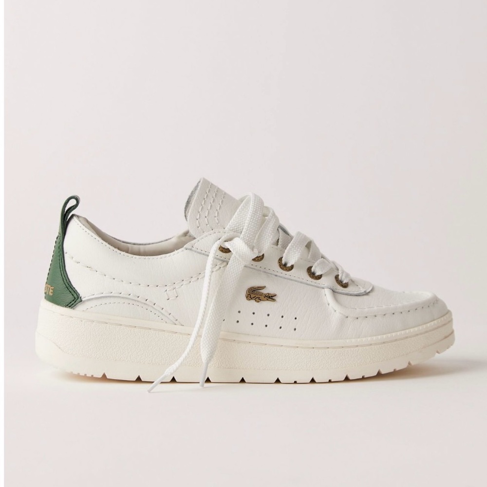New in box Women’s Leather Lacoste Umpire Sneakers.
Size 8.5